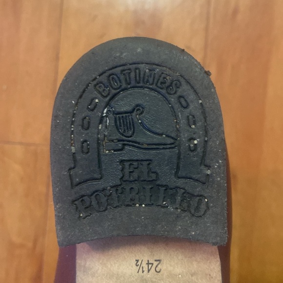 Cognac Chelsea Boots. SZ.6.5 - Picture 4 of 9